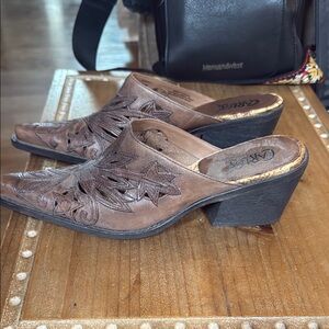 Carlos by Carlos Santana.. Brown Mules with Chunky Heel never worn